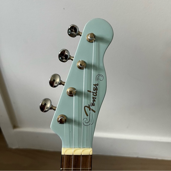 Fender Venice Soprano Ukulele, Daphne Blue - Picture 5 of 10